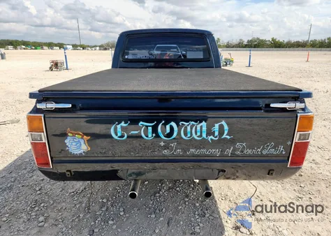 1980 Toyota Pick Up из США, поврежденный, VIN RN32061667